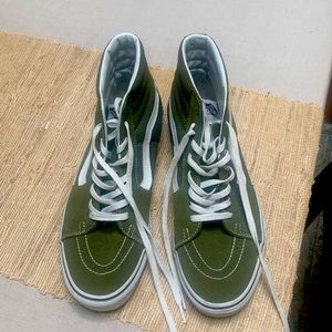 New Authentic Vans Mens Shoe worn once